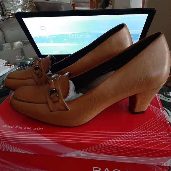 Ladies shoes - Picture 2 of 8